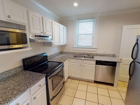 3rd image of 166-168 E 11th Ave