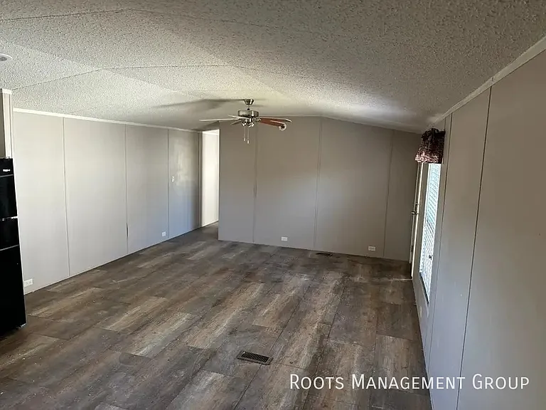 25 Riviera Courts Dr #25 — Photo 3