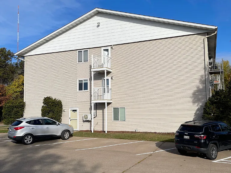 2305 Martin St #5 — Photo 3