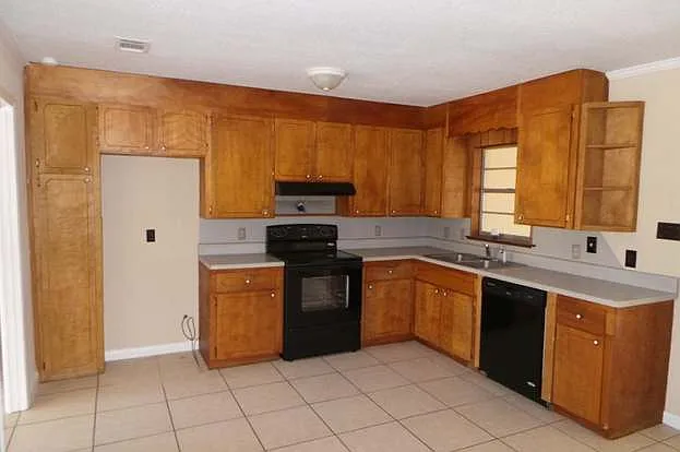 7028 Nathan Rd — Photo 8