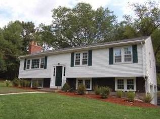 6 Appletree Ln, Bedford, MA 01730