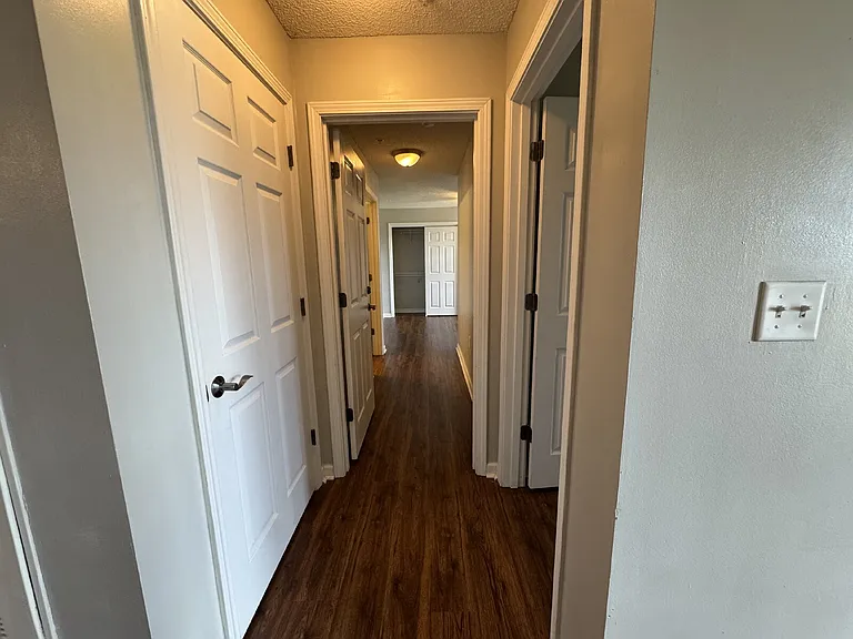 1123 Harts Ridge Dr — Photo 9