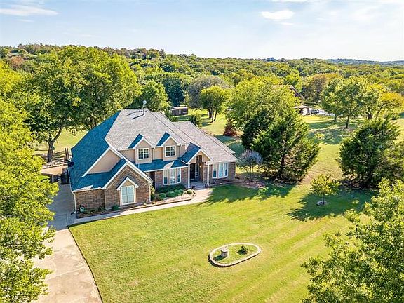 3rd image of 399 Cattlebaron Parc Dr