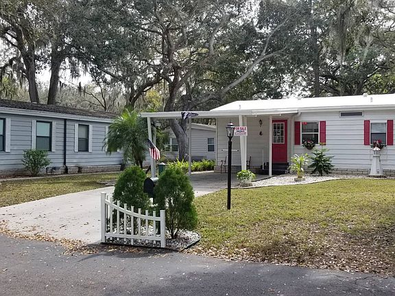 2nd image of 10915 Circle Oak Ct