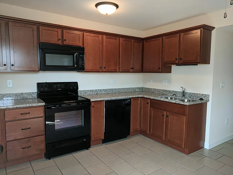 10547 Ellis Rd — Photo 7