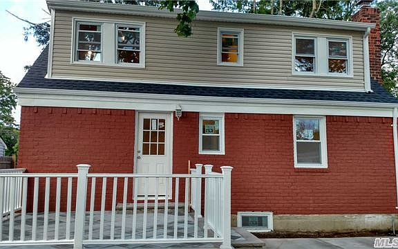 2nd image of 712 Nostrand Ave