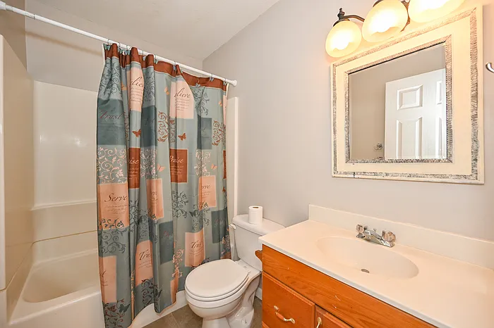 918 E Vics Rd — Photo 13