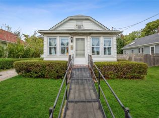 295 Oak St, Patchogue, NY 11772