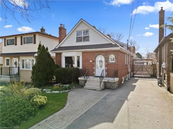 15 Millen Ave, Hamilton, ON L9A 2T5