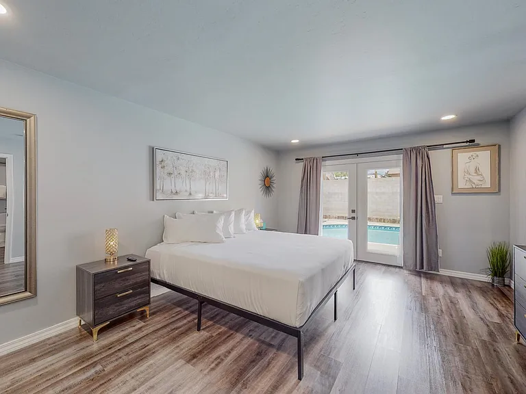 6830 Louisiana Blvd NE — Photo 25