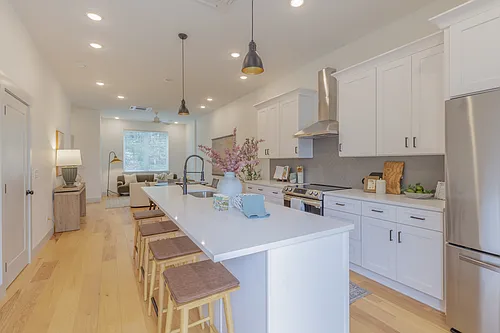 899 Cherokee Blvd #113-B Photo 1