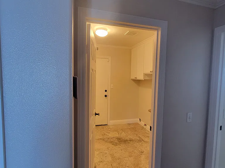 485 Lexington Cir — Photo 12