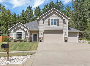5028 Shadowridge Dr, Manhattan, KS 66503