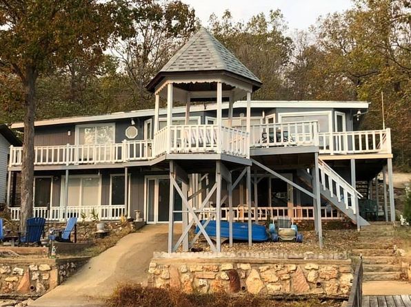 592 Woodland Dr