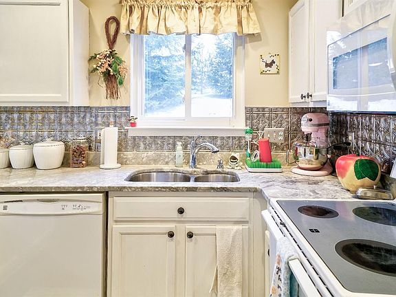 4th image of 380 Quail Ridge Ct