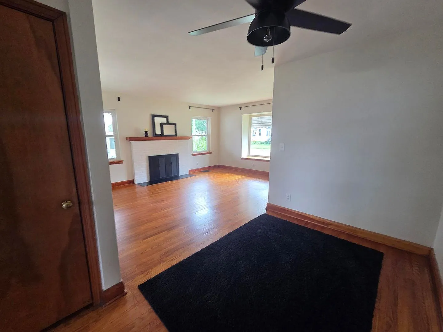 3 Bed/1 Bath Single Family Home — Photo 4