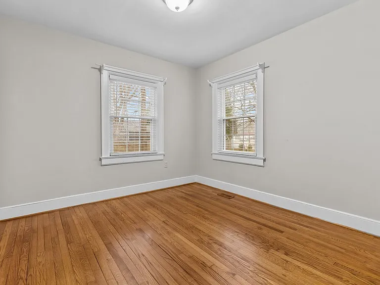 1005 S 8th St — Photo 12