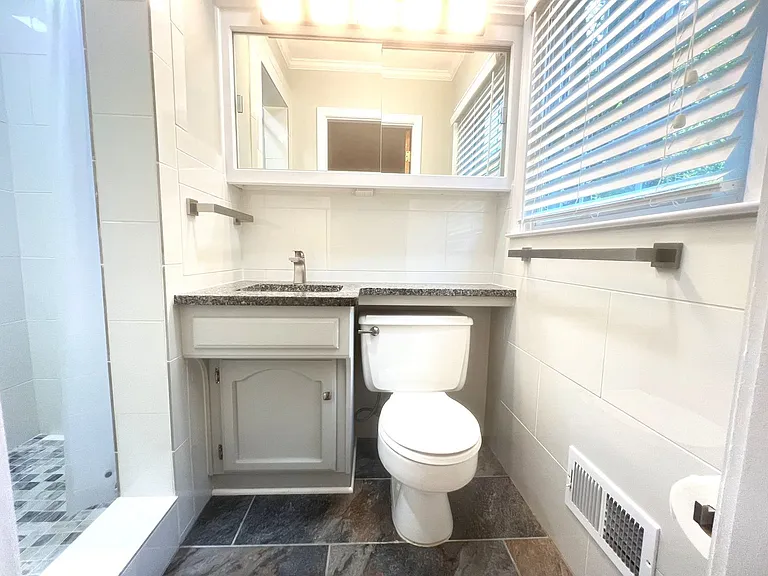 1943 Birchwood Way — Photo 46