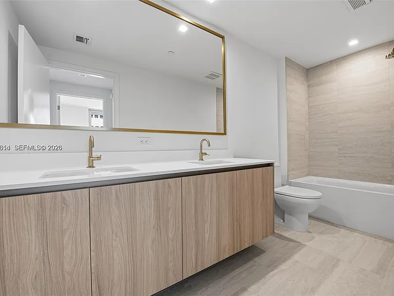 77 SE 5th St #2914 — Photo 13