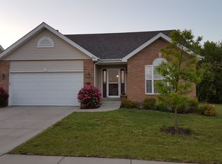6877 Manchester Dr, Maryville, IL 62062