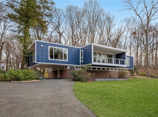 25 Wood Rd, Sands Point, NY 11050