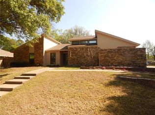 3646 Racquet Club Dr, Grand Prairie, TX 75052