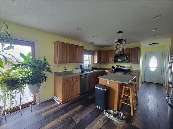 5th image of 15120 Holmes Rd