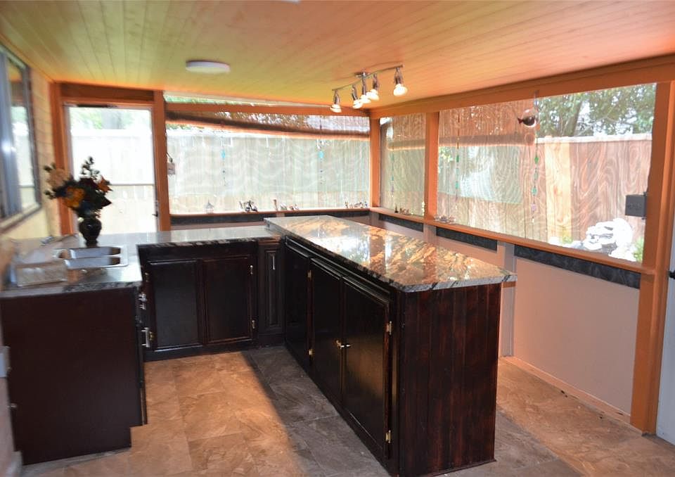 1st image of 15239 Stradbrook Dr