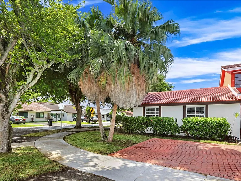 6330 SW 135th Ave — Photo 17