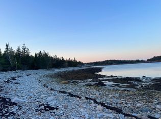 4 Pequot Rd, Vinalhaven, ME 04863