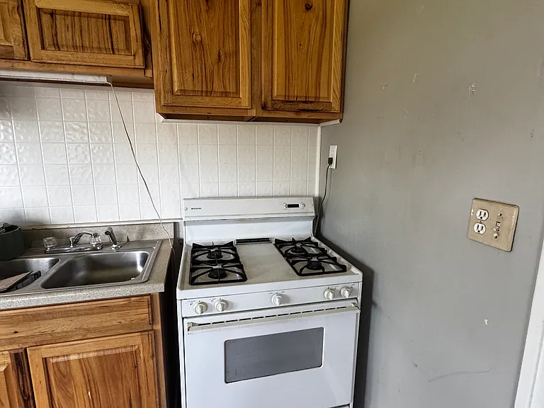 110 W Euclid St #3 — Photo 2
