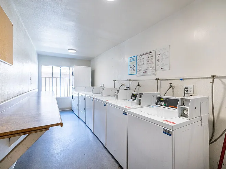 Welcome to Sherman West Apartments — Photo 11
