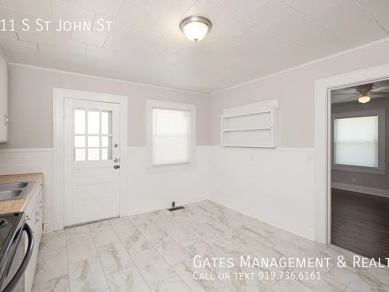 411 S Saint John St — Photo 11