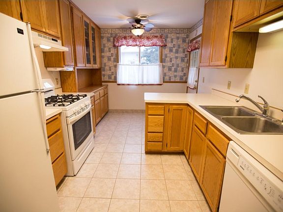 3rd image of 6256 Magda Dr Unit A