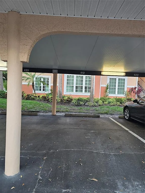 3 bed, 2.0 bath, 1280 sqft, $2,300 — Photo 3