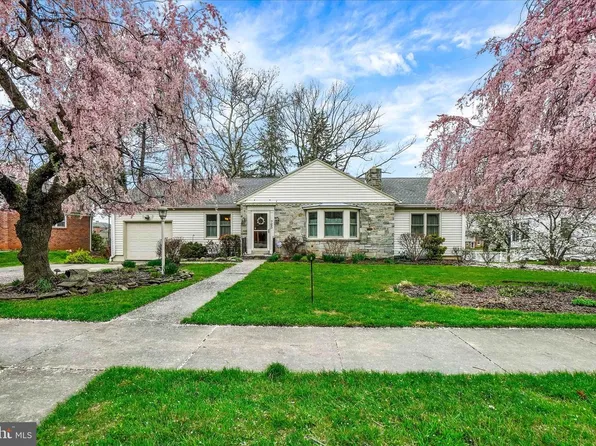 765 Country Club Rd, York, PA 17403