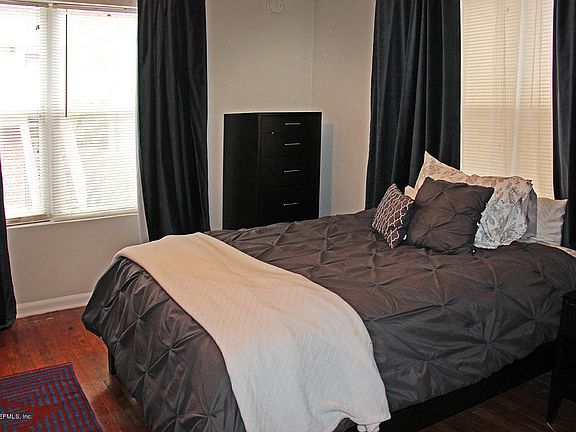 2nd image of 2957 Park St APT 3