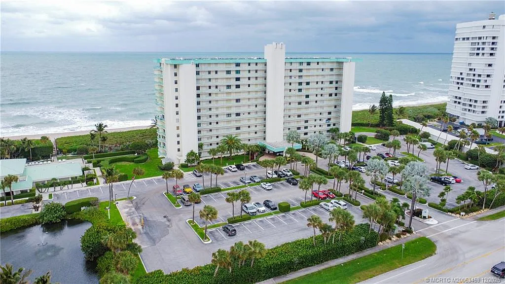 2 bed, 1023 sqft, $2,000 — Photo 1