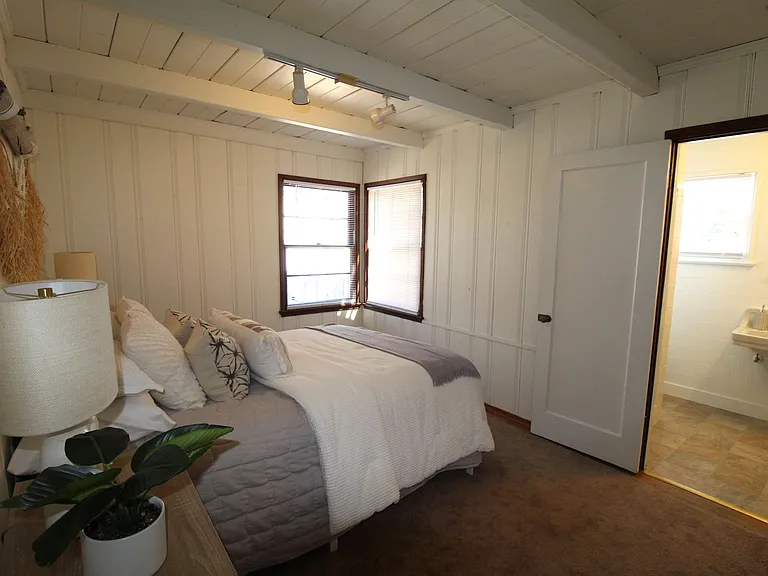 Charming Midtown Ventura Home- 3 Bedroom + 1.75 Bath — Photo 36