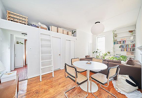 5th image of 470 W 23rd St #404