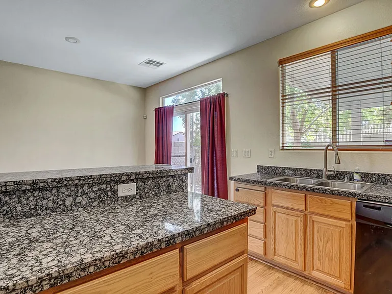 8737 Radiant Ruby Ave — Photo 14