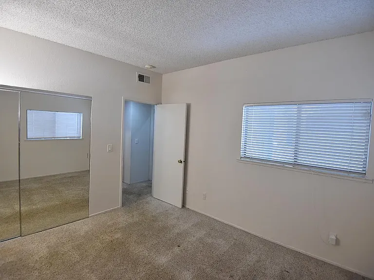 4671 Albany Cir #110 — Photo 18