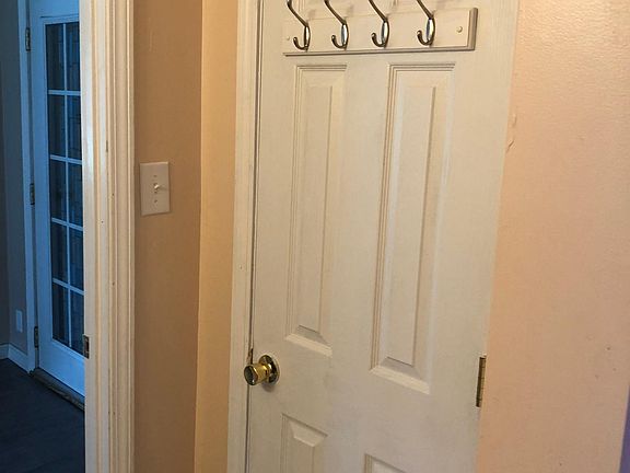 5th image of 104 William Dr