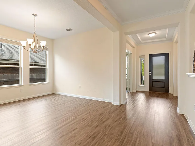 607 Allende Bnd — Photo 6