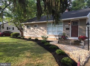 319 S Pine Ave, Maple Shade, NJ 08052