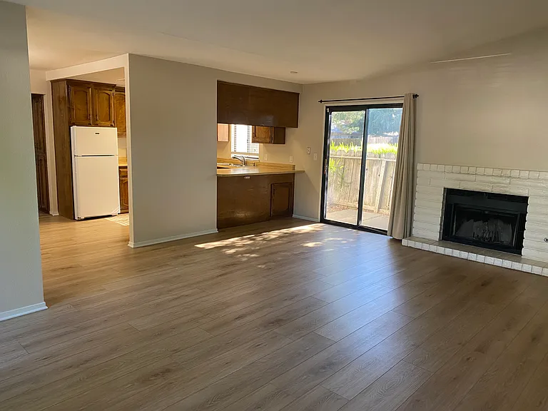 676 Yosemite Ave — Photo 4