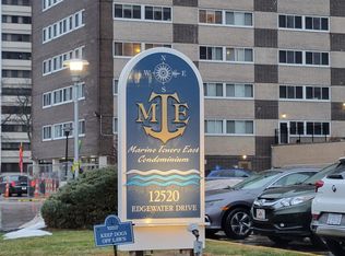 404-12520 Edgewater Dr #404, Lakewood, OH 44107