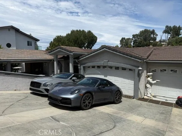 5262 Elvira Rd, Woodland Hills, CA 91364
