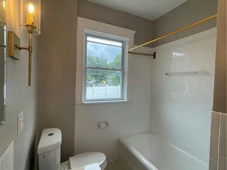 19 Lucy St #1 — Photo 10