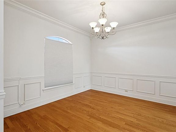 3rd image of 249 Fairfield Oaks Dr